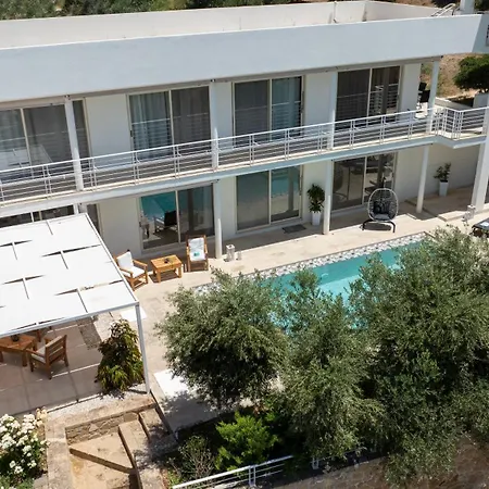 Freya's Royal Estate, Kissamos * Khairethiana
