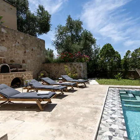 Freya's Royal Estate, Kissamos * Khairethiana